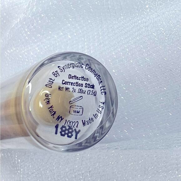 ⭐️🆕 NWOB Carmindy & Co. Deflection Correction Stick Makeup Beauty Concealer - Picture 8 of 8
